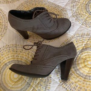 Fioni ankle heeled booties, dark gray, lace up.